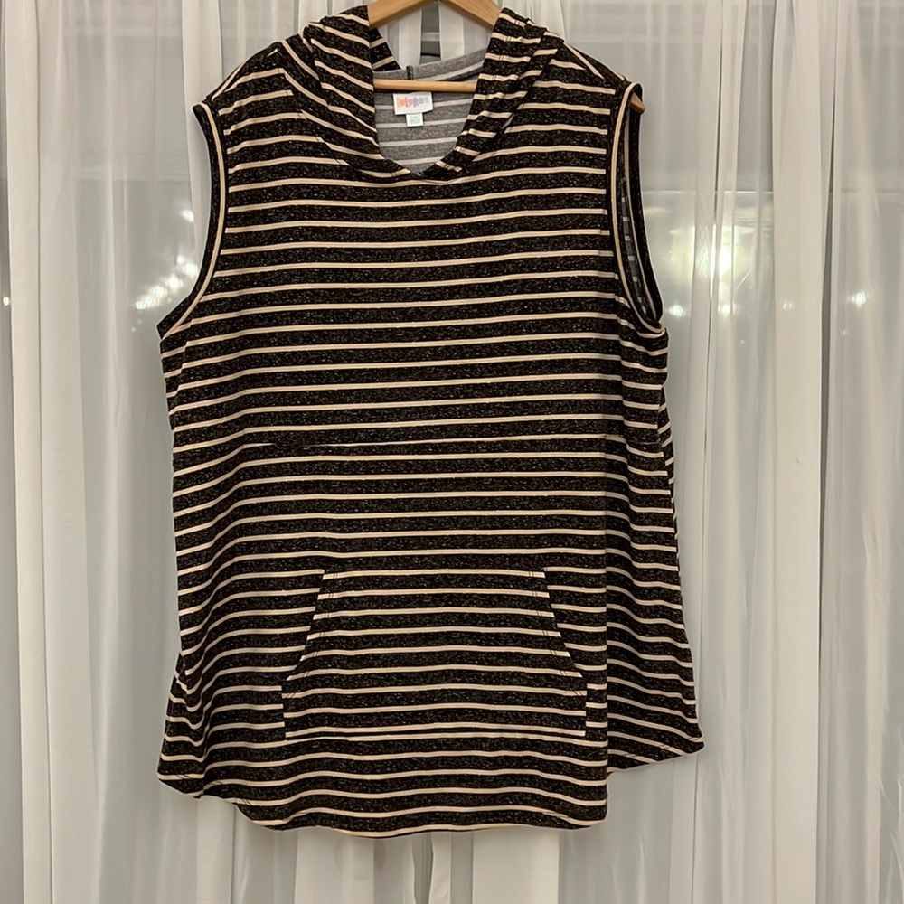 LuLaRoe- Brittany sleeveless hoodie 2XL